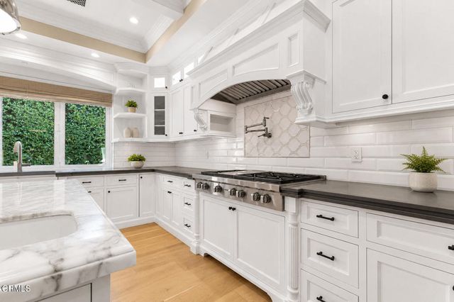 10331 Valley Spring Lane, North Hollywood, CA 91602