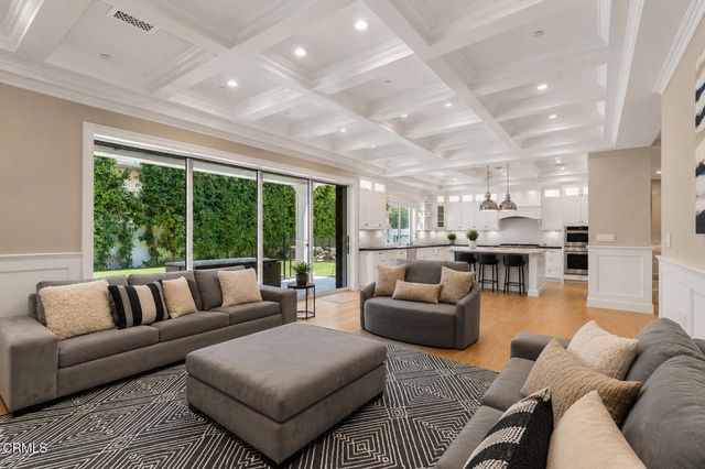 10331 Valley Spring Lane, North Hollywood, CA 91602