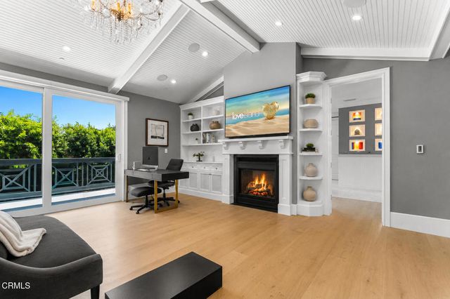 10331 Valley Spring Lane, North Hollywood, CA 91602