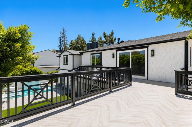 10331 Valley Spring Lane, North Hollywood, CA 91602