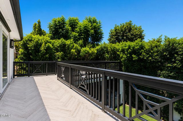 10331 Valley Spring Lane, North Hollywood, CA 91602