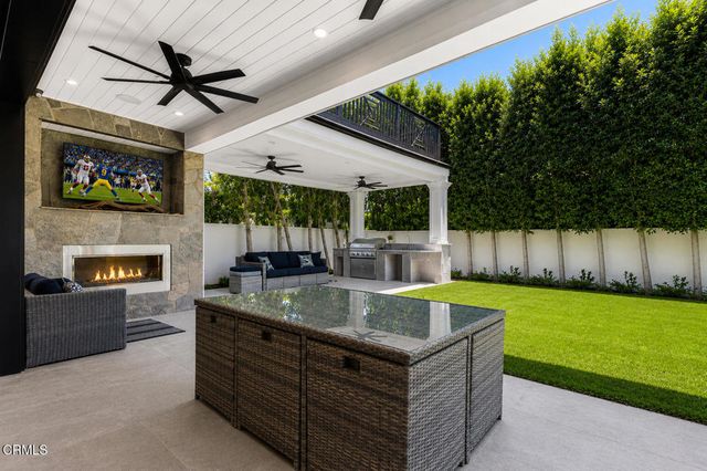 10331 Valley Spring Lane, North Hollywood, CA 91602