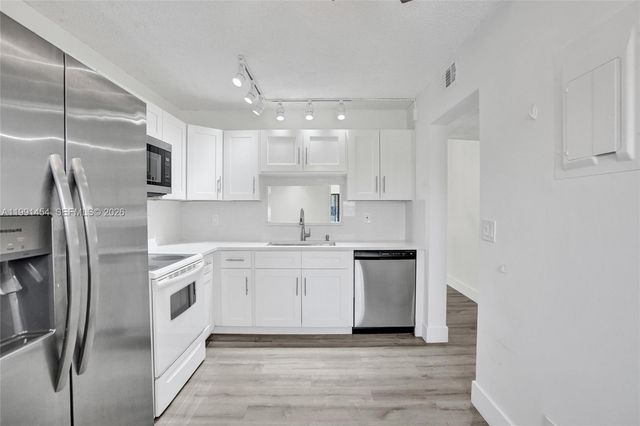 7951 Southgate Boulevard F1, North Lauderdale, FL 33068