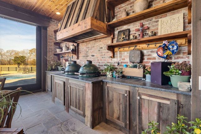 6085 YUM YUM RD, Somerville, TN 38068