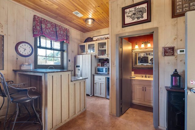 6085 YUM YUM RD, Somerville, TN 38068