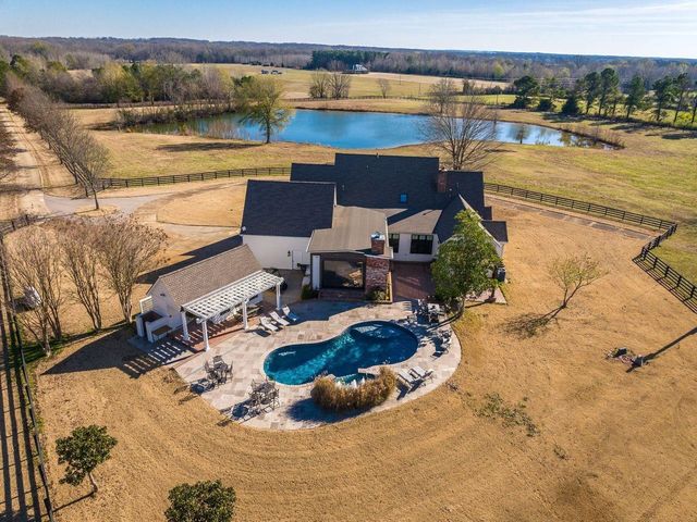 6085 YUM YUM RD, Somerville, TN 38068