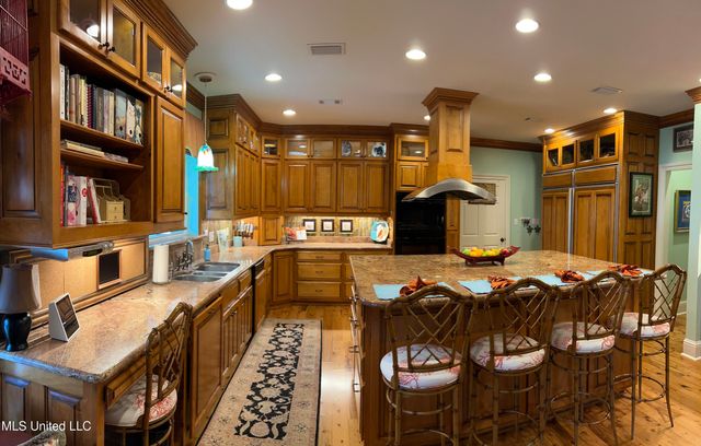 911 2nd Street, Gulfport, MS 39501