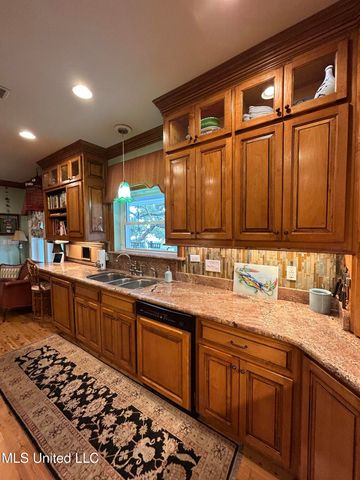 911 2nd Street, Gulfport, MS 39501