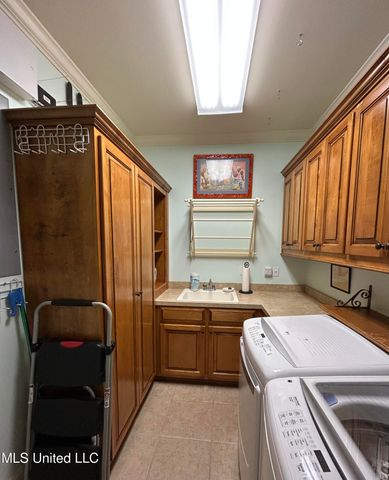 911 2nd Street, Gulfport, MS 39501