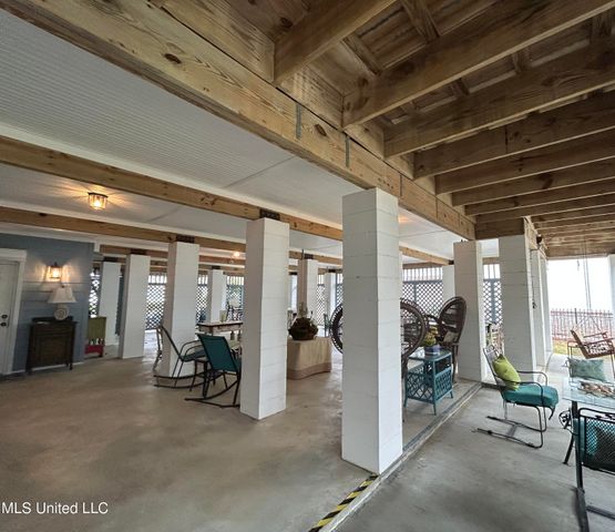 911 2nd Street, Gulfport, MS 39501