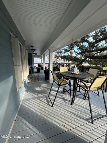 911 2nd Street, Gulfport, MS 39501