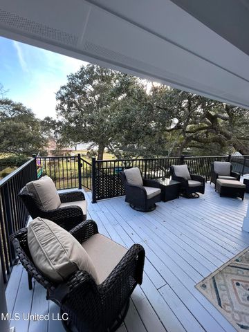 911 2nd Street, Gulfport, MS 39501