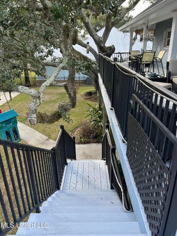 911 2nd Street, Gulfport, MS 39501