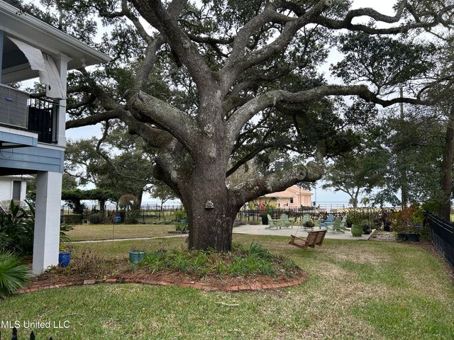 911 2nd Street, Gulfport, MS 39501