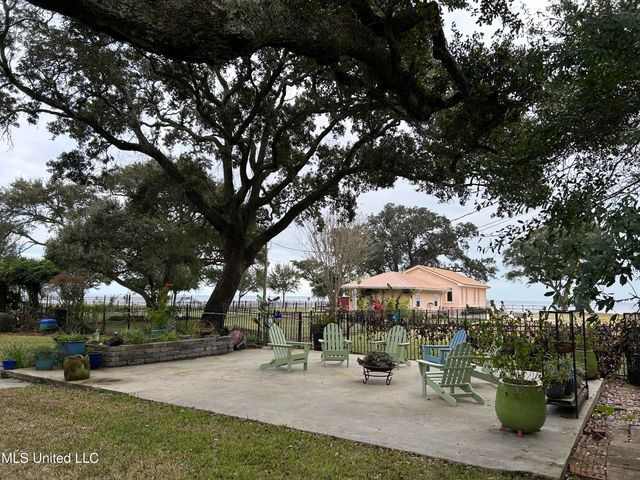 911 2nd Street, Gulfport, MS 39501