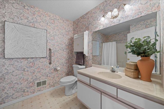 1344 Carriage Drive 1344C, Hudson, WI 54016