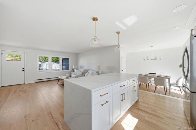 9 W 8th Street, Ronkonkoma, NY 11779
