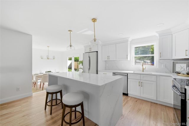 9 W 8th Street, Ronkonkoma, NY 11779
