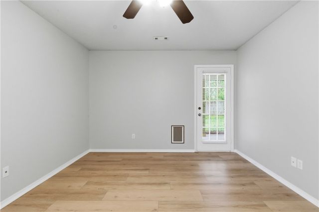 2408 Pin Oak Street, Fayetteville, AR 72701