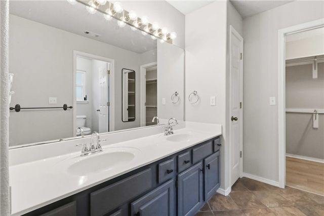 2408 Pin Oak Street, Fayetteville, AR 72701