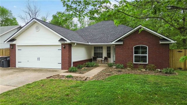 2408 Pin Oak Street, Fayetteville, AR 72701