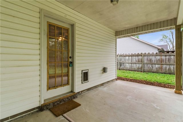 2408 Pin Oak Street, Fayetteville, AR 72701