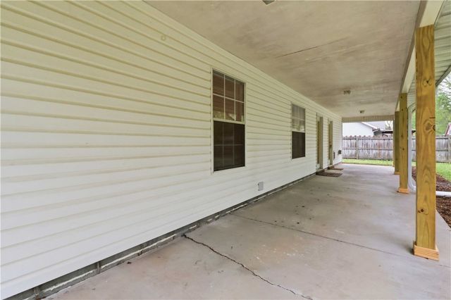 2408 Pin Oak Street, Fayetteville, AR 72701