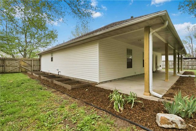 2408 Pin Oak Street, Fayetteville, AR 72701