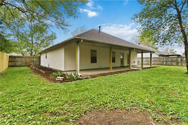 2408 Pin Oak Street, Fayetteville, AR 72701