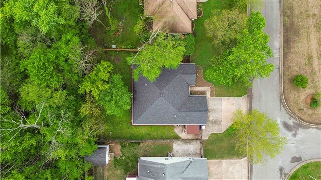 2408 Pin Oak Street, Fayetteville, AR 72701