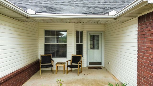 2408 Pin Oak Street, Fayetteville, AR 72701