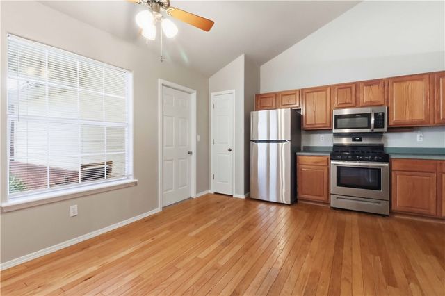 2408 Pin Oak Street, Fayetteville, AR 72701