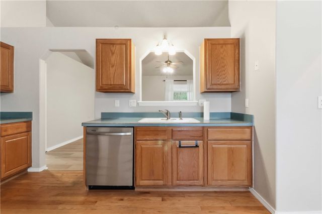 2408 Pin Oak Street, Fayetteville, AR 72701