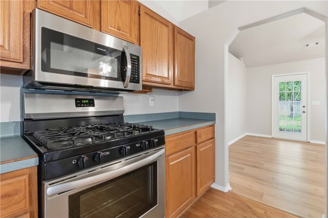 2408 Pin Oak Street, Fayetteville, AR 72701
