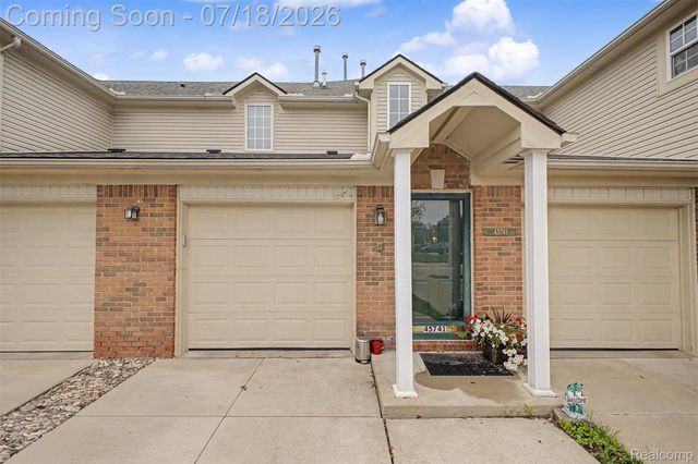 45741 Cagney Drive, Macomb Township, MI 48044