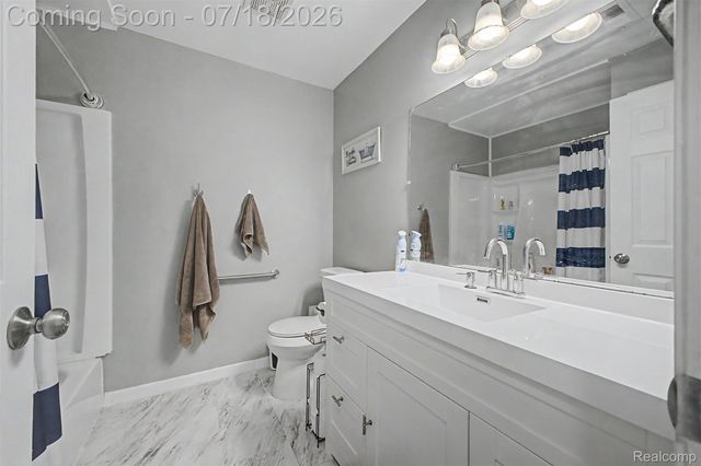 45741 Cagney Drive, Macomb Township, MI 48044