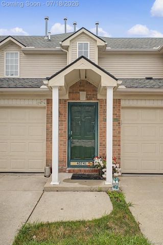 45741 Cagney Drive, Macomb Township, MI 48044