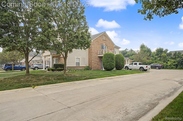 45741 Cagney Drive, Macomb Township, MI 48044