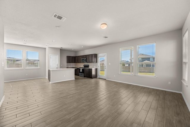 215 Lake Placid RUN, Elgin, TX 78621