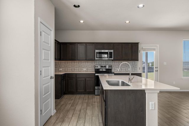 215 Lake Placid RUN, Elgin, TX 78621