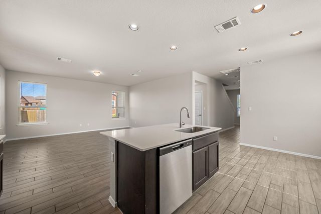 215 Lake Placid RUN, Elgin, TX 78621