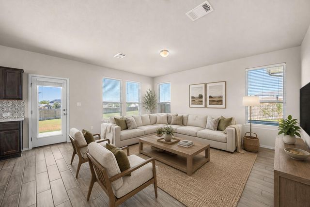 215 Lake Placid RUN, Elgin, TX 78621