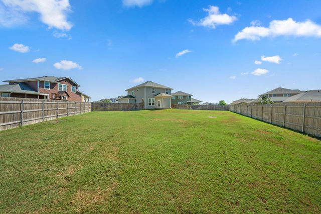 215 Lake Placid RUN, Elgin, TX 78621
