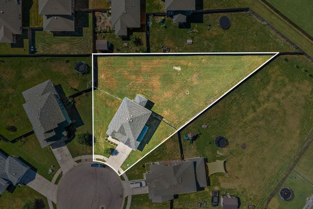 215 Lake Placid RUN, Elgin, TX 78621