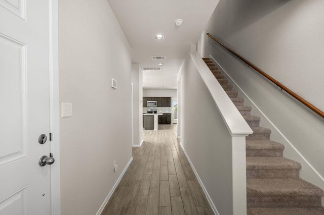 215 Lake Placid RUN, Elgin, TX 78621