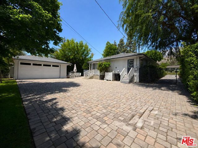 1796 E Mendocino Street, Altadena, CA 91001