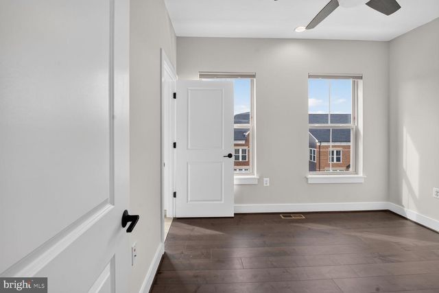 930 CROWN PARK AVE, Gaithersburg, MD 20878
