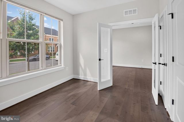 930 CROWN PARK AVE, Gaithersburg, MD 20878