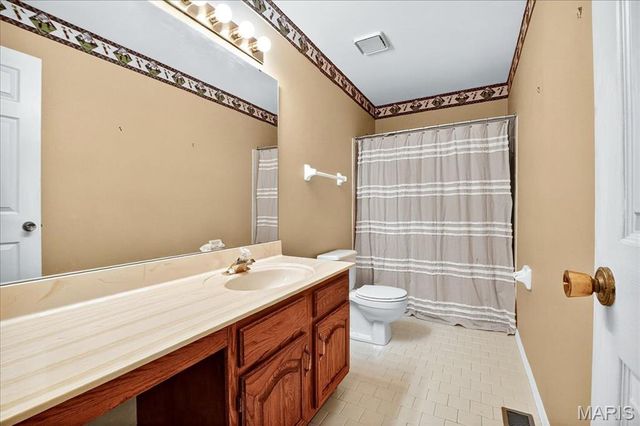 7561 Terri Lynn Drive, St Louis, MO 63123