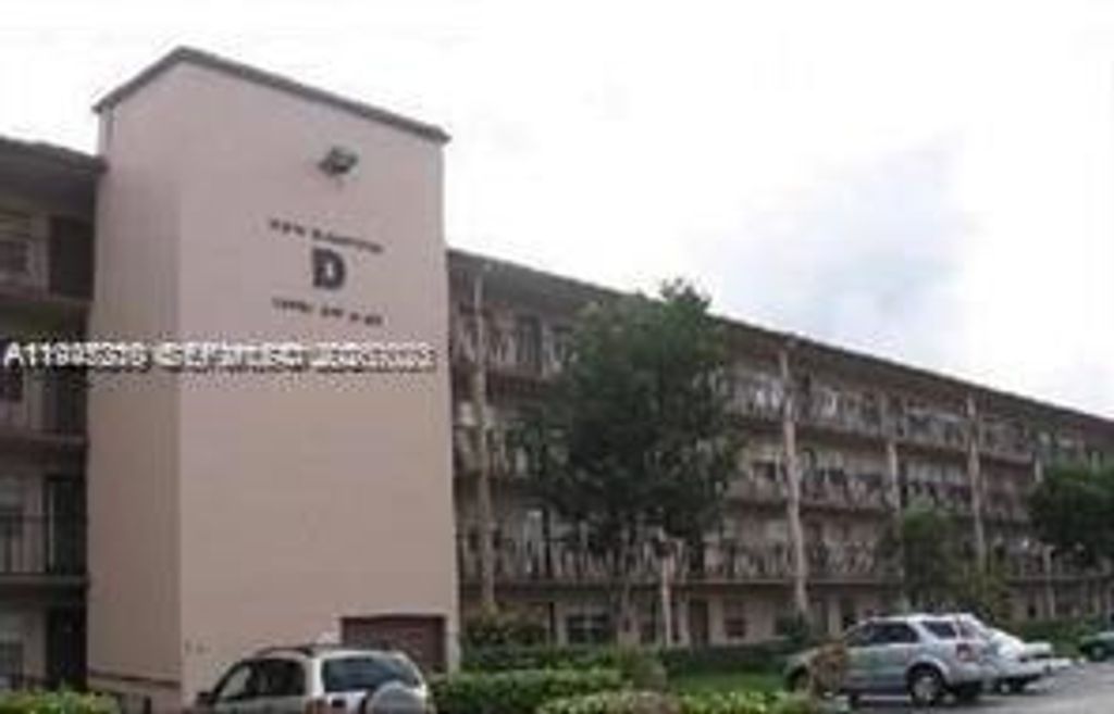 13450 SW 3rd St 405D, Pembroke Pines, FL 33027